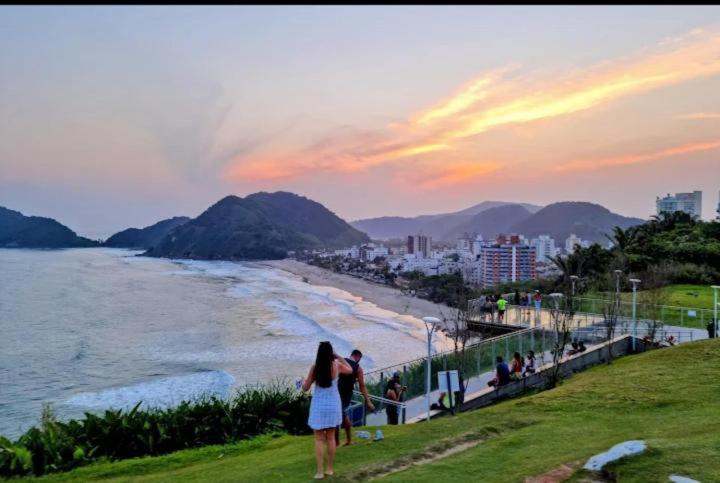 Apartamento Asturias Guarujá Eksteriør billede